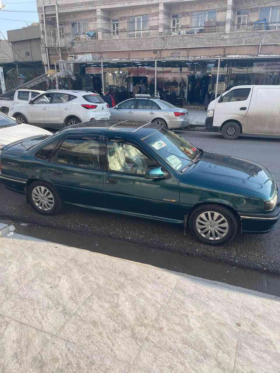أوبل فيكترا موديل 1995، محرك 1.8 مرغوب ، كير و مكينه بشرط بدون تبخير بدون اي مشكلة و خدادية صدر جديدة و تخم تايرات جديد ، كاميرا و شاشة و طخم سماعات انفنتي و جام كهربائي وقفل مركزي، تراي للبصرة، صبغ عام للجمالية، سنوية و هزة جديد حتى 2030 و بأسمي شخصيا ، سيارة استخدام بيت شغل فقط 
المكان اربيل / هڤالان 
***********
*********** أربيل, العراق

