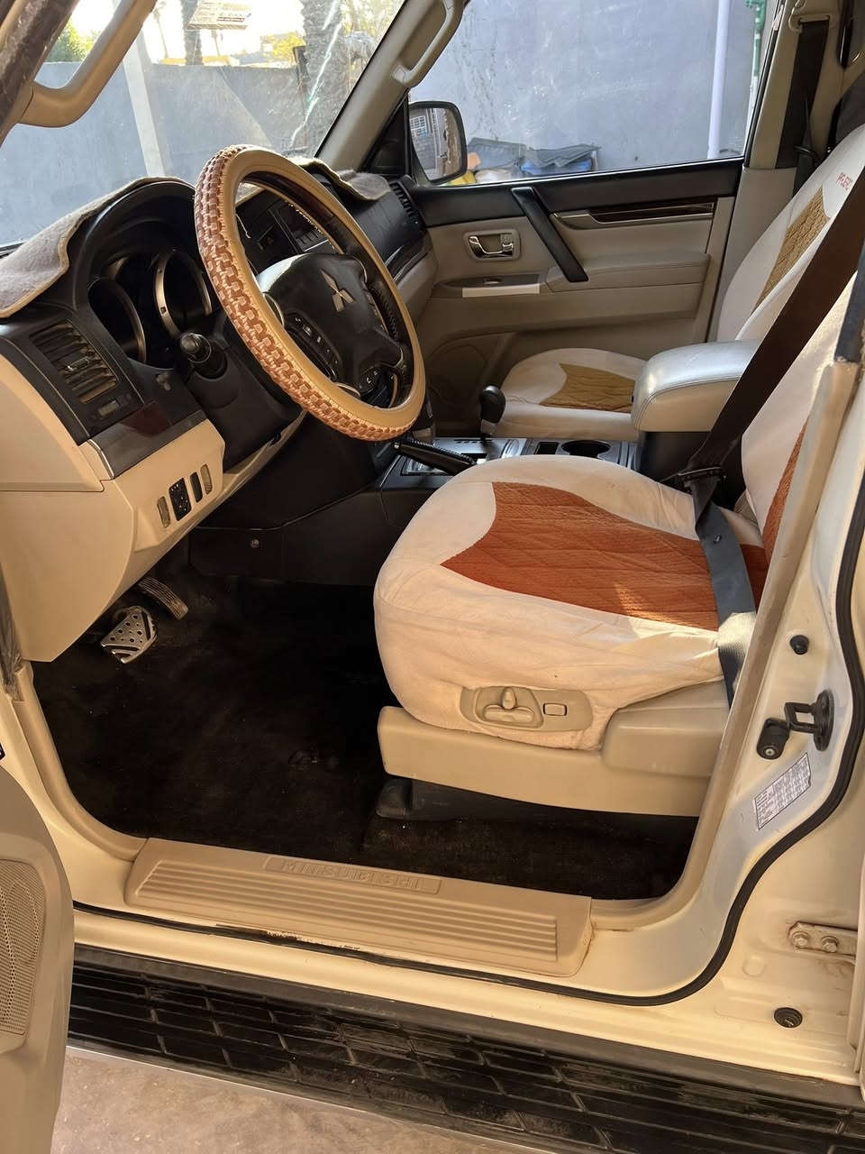 من رخصت الادمن المحترم
باجيرو للبيع موديل 10 حبتور رقم بغداد سنويه 27ماشيه 134

موصفات 

فتحه سقف 

تحكم جهتين

حاكيه

كشنات كهرباء

حساس امامي خلفي

كشنات جلد

7راكب

3قطع تبريد

حجم المحرك 3500 

حداديه جديده 

تخم تاير جديد 

مري شفط 

سياره جاهزه للخير شغل وتطلع اترايك وين ميعجبك 

سياره بيه صبغ يم قيق البانزين والباقي كفاله عامه من الفتح والبارد

معروضه 137وبيه مجال اي ستفسار اتصال ***********
