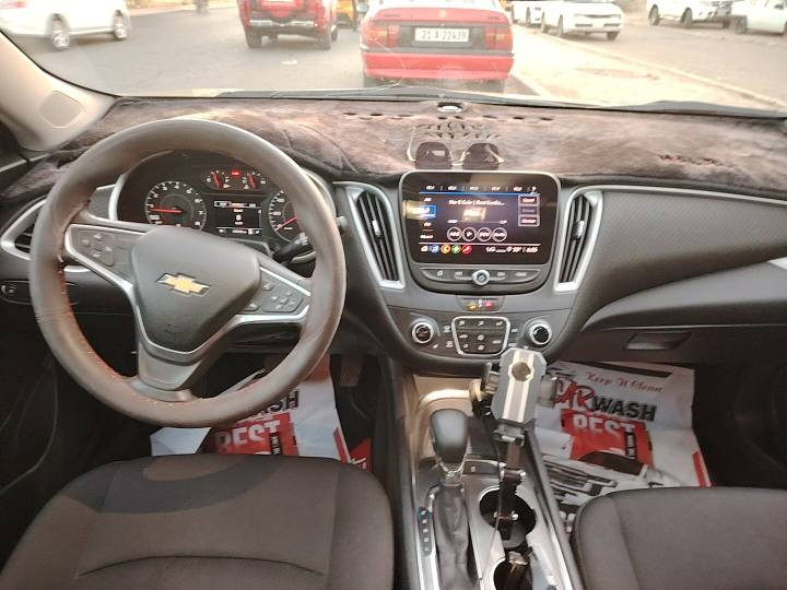ماليبو 2022  LT.للبيع او مراوس
ماشية 75 الف ميل ورقمها أربيل الجديد 
مكينة كير تبريد كفالة
طخم تايرات وباتري جديد ادامة كاملة 
الضرر / جامرلغ وشبر من الباب السائق صبغ بدون دواخل بجم كبس
مواصفات
بصمه أبواب وتشغيل عن بعد
تدفئه بالكشنات 
شاشة كبيرة
كشن كهربائي
تبريد قطعتين 
نظام تزحلق
شاشة اعطال
كامرة دوارة
شاحنه تايب سي و USB
تحكم ستيرن
نظام تثبيت السرعة

مكاني كركوك ومع السيارة بطاقة بنزين جاهزة
السعر 127 وبيها مجال بسيط الرقم ***********
