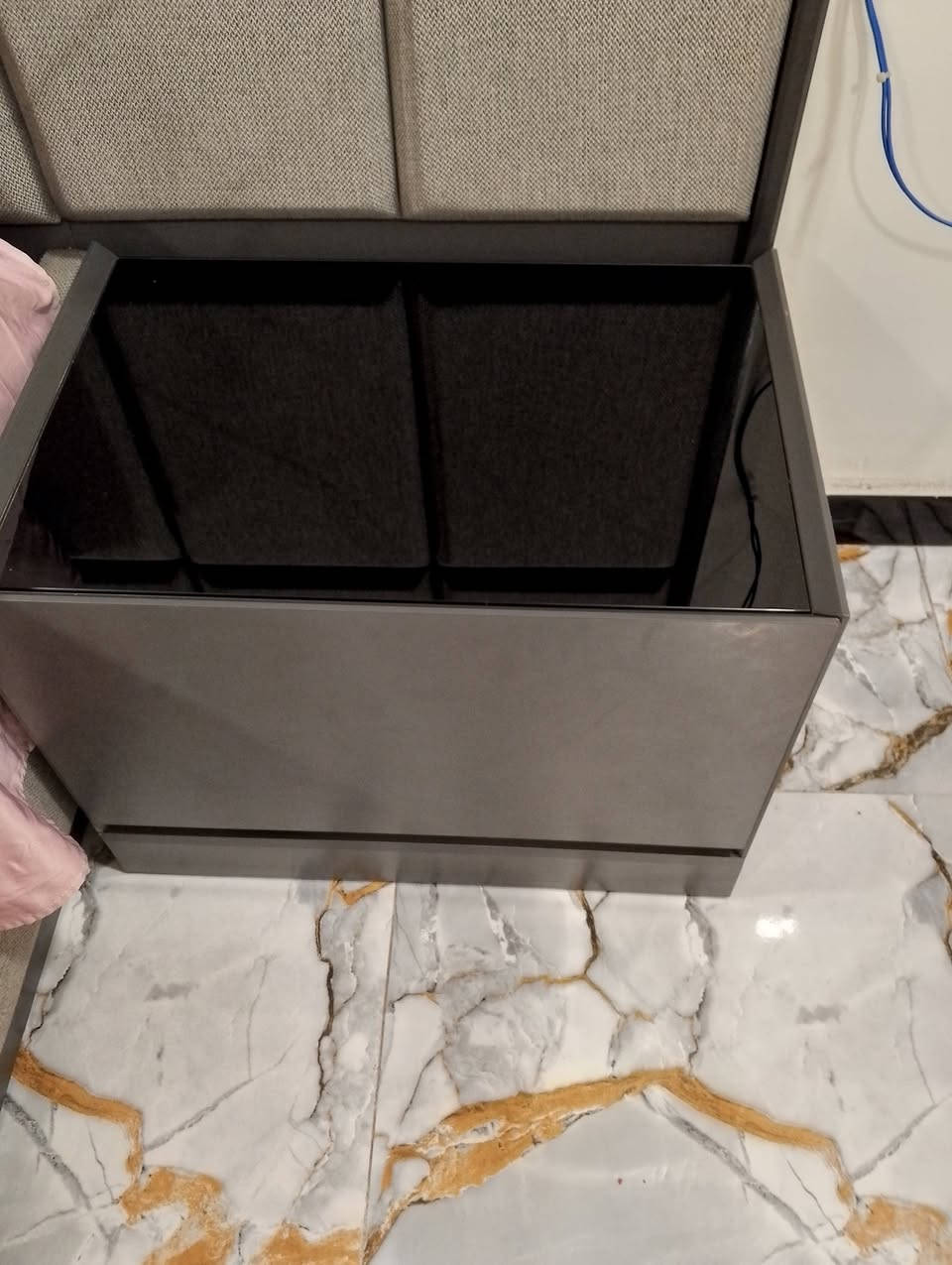 غرفه تركي للبيع
كامله جديده ستعمال 6 اشهر 
السعر مليونين وبيه مجال 
ستفسار ع الرقم ***********
