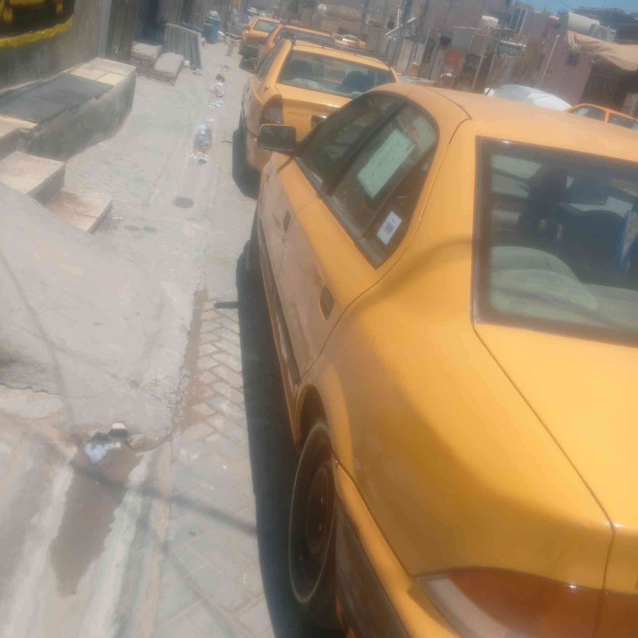 السلام عليكم سند موديل 11 سياره جديده وحلوه اي نقص ما بيها جير مكينه فرنسي شادهن جدد حداده جديده مصفره هيئه سعر 27 وبيها مجال ***********
