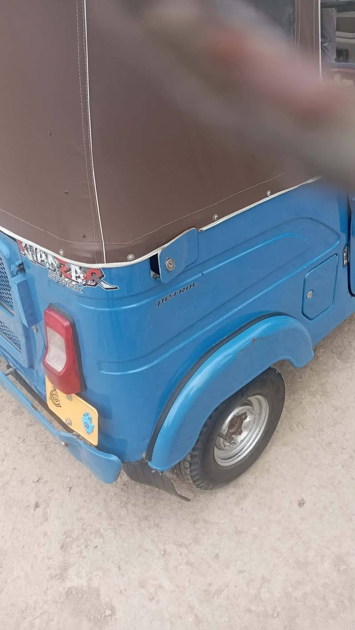 السلام عليكم تكتك مديل 22  شهر 7 اوراق صادق وخالد اكفلهن لحد الترقيم السعر 8/200 وبيه مجال قليل الشراي يتصل *********** وبخدمته فقط طخه باب العبري  عنواني بابل القاسم  كل غراضها وياها
