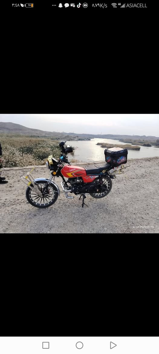 سلام عليكم دراجه سيفان ٢٥ باب اول محرك ٢٠٠ دراجه صارلها شهر شاديها مكفوله من الشخط مكاني ديالى شهربان رقمي *********** ملاحضه بس الصندوك مو وياها
