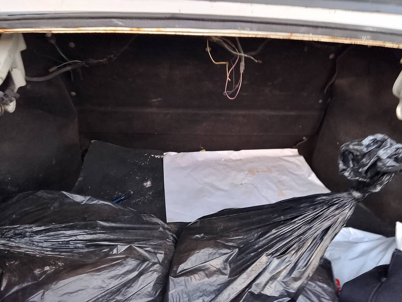 السلام عليكم
طيبة 2014 للبيع بلادية
كهربائيات كاملة
مكينه وكير مكفول
السيارة باسمي رقم بغداد السنوية ما ساقطة 
بلادية ما مصبوغة ولا بيهه تعمير تبريد تدفئة شغال
رقم التواصل *********** السعر خاص 
بي
