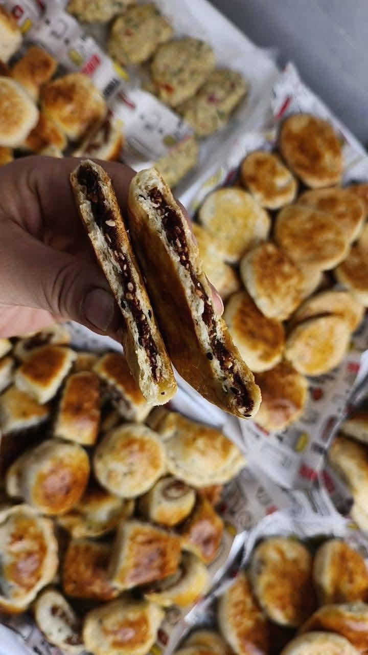 كليجه بانواعه ❤️‍🔥😍
حاره🔥وهشه😋وطعمها لايقاوم😍

كليجة ام التمر 
كليجه ام الحلقوم
كليجه جوز الهند
كليجه السمسم 
كليجه مشكل 
كليجه مشكل 
كليجه جوز 

ماعليك غير بس تدخل وتطلب واحنه نوصلها🚕 الباب بيتك🏡

توجد خدمة توصيل 
للحجز يرجى مراسلة الصفحة


**إذا كنت صاحب هذا الإعلان وتريد حذفه لأي سبب، رجاءا أرسل رسالة إلى الدعم الفني**