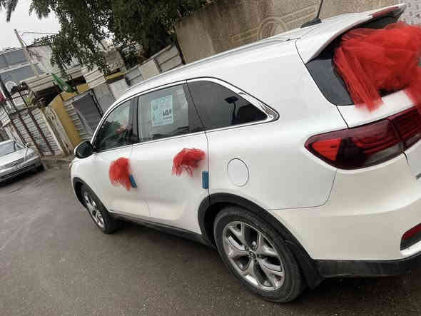 السلام عليكم سورنتو 2019 شكل 2020 نص فول محرك v4 2400 تحكمات شاشه فور ويل 4X4 تدفئه بالكشنات وبالستيرن محرك كير مكفول حادثها حافه البنيد فقط والجاملغات توحيد لون + البنيد بقطعه اصليه بدون صبغ والبنيد القديم موجود سياره كلش نضيفه وحلوه تخم تاير صدر كله جديد سنويه باسمي تحويل ثاني يوم  سعرها 185 وبيها مجال بسيط حك الجيه مكاني بغداد 
‭0770 692 4723‬
