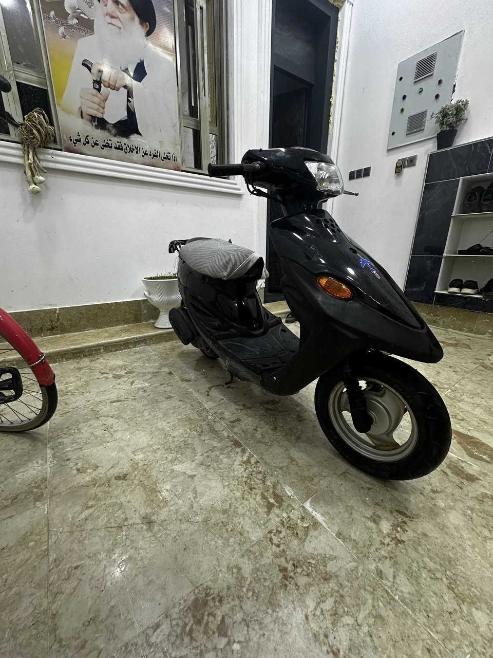 السلام عليكم ا تسع زروف ياباني الدراجه جديده بعنه الكلمه ما متعوبه صارلها 3تشرمن
طالعه من الوكيل الدراجه ابلاد ما امبدل بيها شيء مكان ميسان ***********السعر 800وبيها مجال
