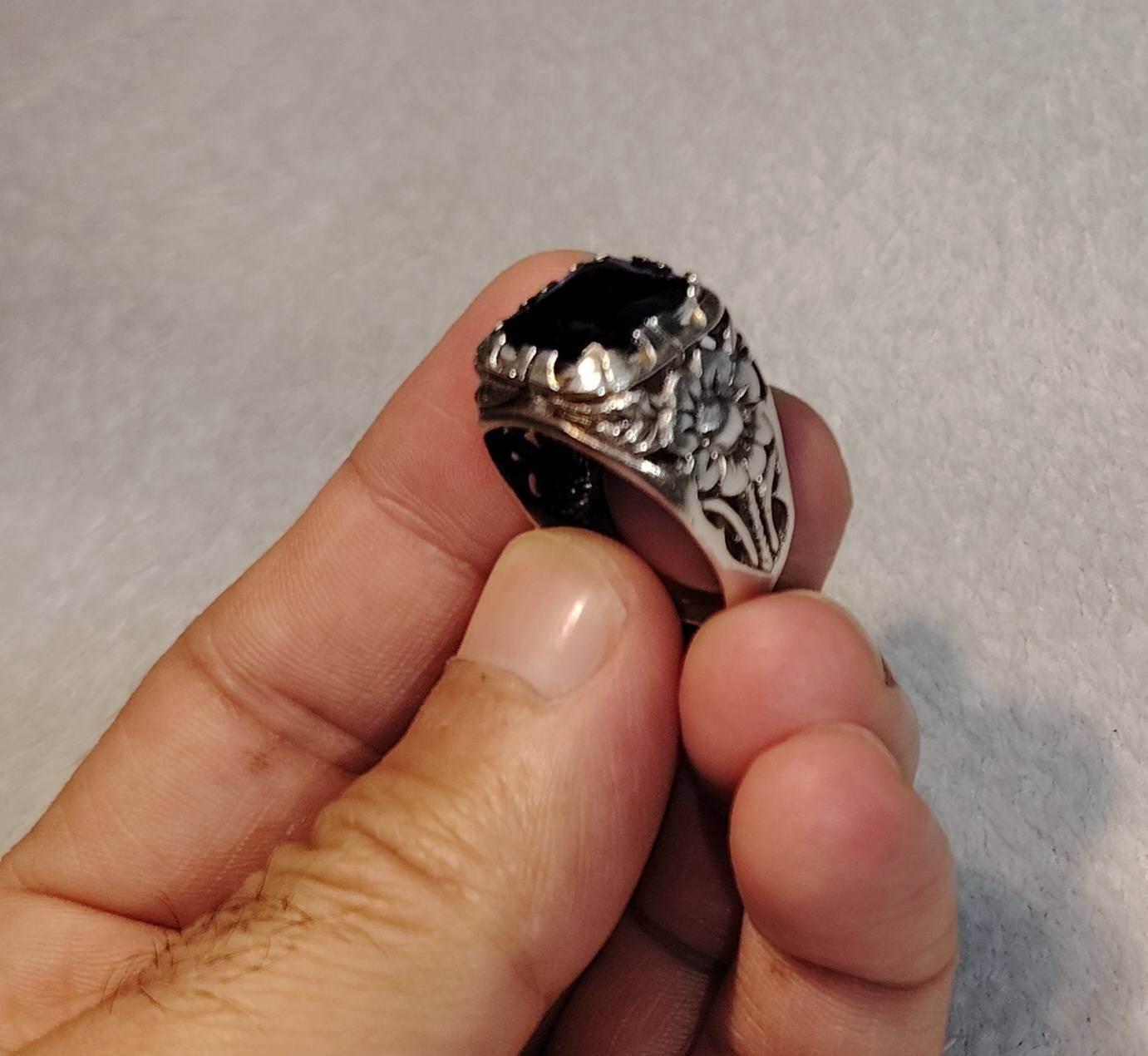 زاركون أفريقيا اصلي صياغه مميزه  سعر خاص واتساب فقط
***********
