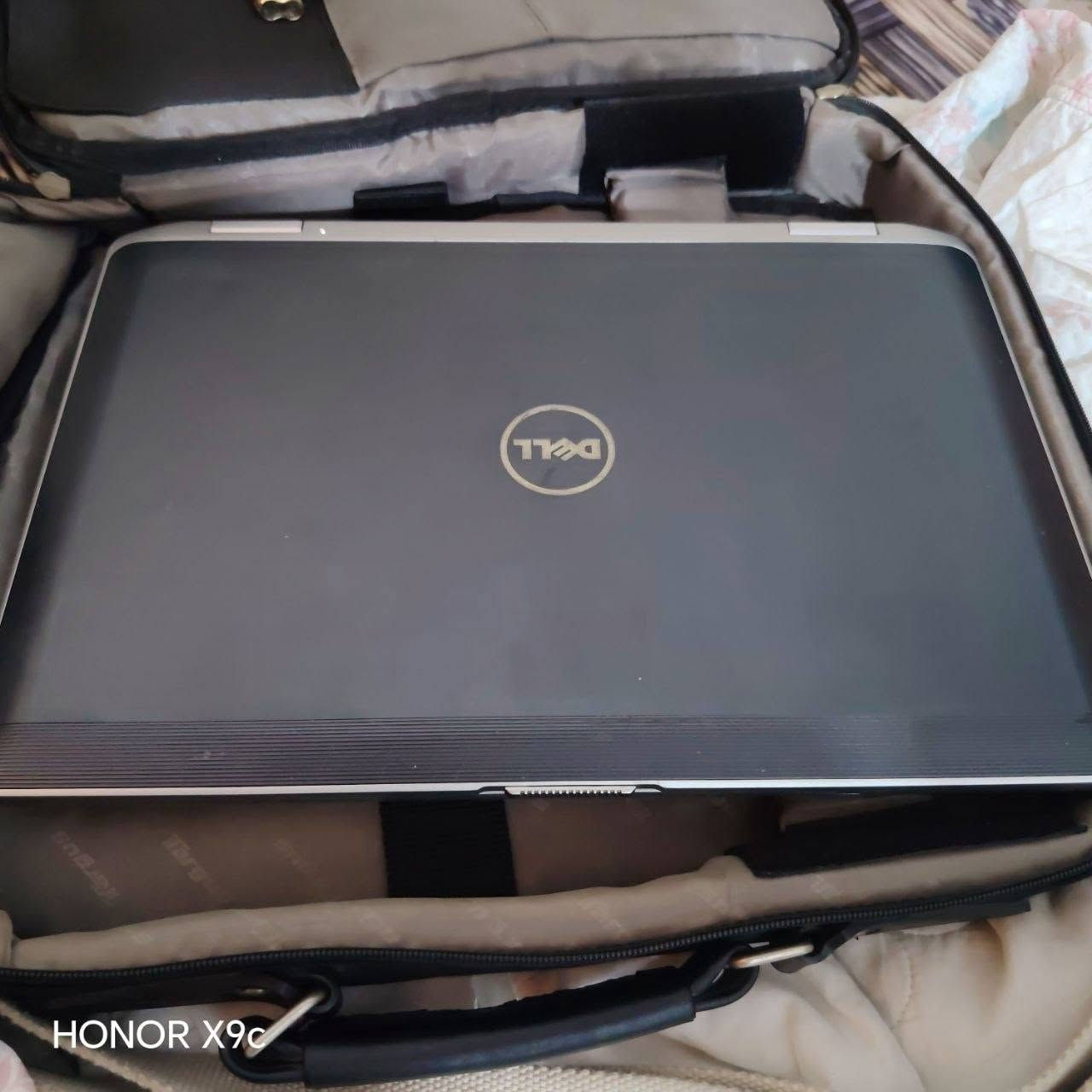 لابتوب DELL
السعر 125 وبيها مجال 
المواصفات: 
core i5
Ram 6g
Hard 120g ssd
حجم الشاشة 14.6
جيل ال 3
البطارية تشغل ساعة 
شاحنة +جنطة
العنوان الموصل لا يوجد توصيل
الرقم ***********
