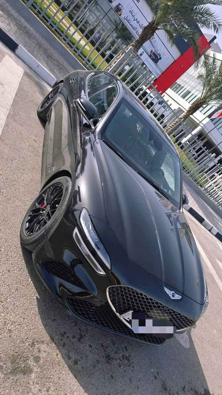 📢 إعلان بيع سيارة مميزه

للبيع  او مراوسGenesis G70 سبورت برستيج 
— محرك 3.3T  
حادث جاملغ وبنيد صور الحادث و السونار خاص 
رقم اربيل تحويل او  وكالة 
🔹 الموديل: 2022 
🔹 الفئة: Sport Prestige (أعلى فئة)
🔹 المحرك: 3.3L V6 Twin Turbo
🔹 القوة: حوالي 370 حصان 🔥
🔹 الگير: أوتوماتيك 8 سرعات
🔹 نظام الدفع: (خلفي المرغوب 2wd)
🔹 الممشى: 52,000 ميل 
🔥 المواصفات الكاملة:
⚙️ الأداء:
وضعيات قيادة متعددة (Sport / Comfort / Eco/sport+)
شفتات ستيرن (Paddle Shifters)
نظام تعليق رياضي مريح وثابت
نظام اكزوز رياضي صوت متغير عند تبديل وضعيات القياده
🛋️ الداخلية والفخامة:
مقاعد جلد مميزه بالون الاحمر +متغيرة عند تبديل وضعيات القياده
تبريد وتدفئة للمقاعد الأمامية
ذاكرة مقاعد + تحكم كهربائي كامل المقاعد الامامية
ستيرن كهرباء+خزن وضعية +تدفئه ستيرن +نظام الاهتزاز عند التحذير
داخل كاربون وجلد فخم جدا مع احزمة حمراء رياضية مميزه
سقف وتكم كنتارة بالكامل 
إضاءة داخلية (Ambient Lighting)
📺 التكنولوجيا:
شاشة معلومات وترفيه كبيرة
نظام صوت فاخر (Lexicon) 🔊
Apple CarPlay + Android Auto
شحن لاسلكي للموبايل
دشبول شاشة + كامرة عند الانعطاف
🚗 الأمان والمساعدة:
رادار أمامي+قيادة الية + مثبت سرعة ذكي
نظام الحفاظ على المسار
تحذير النقطة العمياء
فرملة طوارئ أوتوماتيكية
كاميرات 360 درجة
حساسات أمامية وخلفية 
🌟 إضافات:
فتحة سقف بانوراما 
تشغيل بصمة + دخول ذكي
تشغيل عن بعد 
مرايا كهربائية قابلة للطي
جنوط رياضية قياس كبير
السيارة جاهزه بدون اي نقص او مسج

السعر 223 وبيها مجال بسيط جدا 

للاستفسار:- مكان السياره بغداد الصليخ *********** بغداد, العراق
