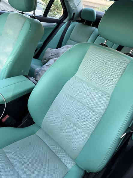 السلام عليكم
C 2008
محرك ٦ سلندر
مصبوغة عام تغير لون. لونهة الاصلي سلفر 
بدون حادث  وارد المانيا
سعرهة. 120 ومابيهة مجال لان متسوة

***********
