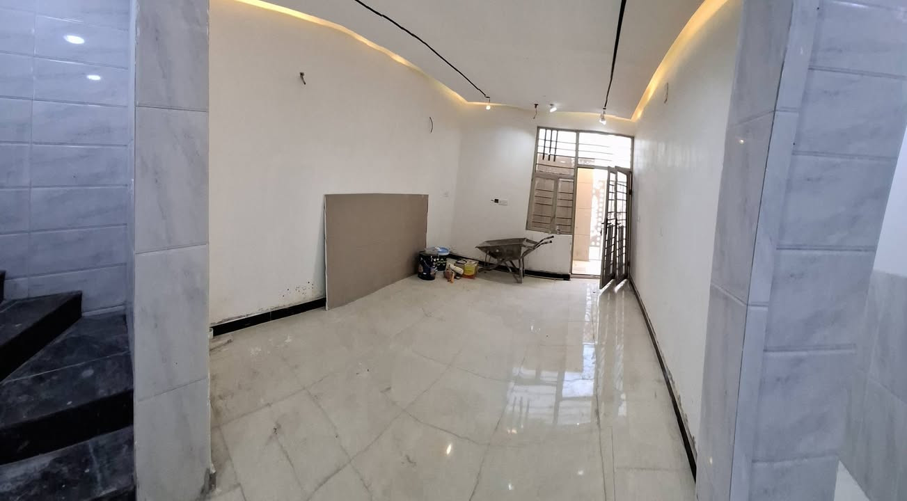 إسلام عليكم بيت للبيع مساحه حج بلوك بناء درجه اولى قريب ع مدرسه المسار ***********
