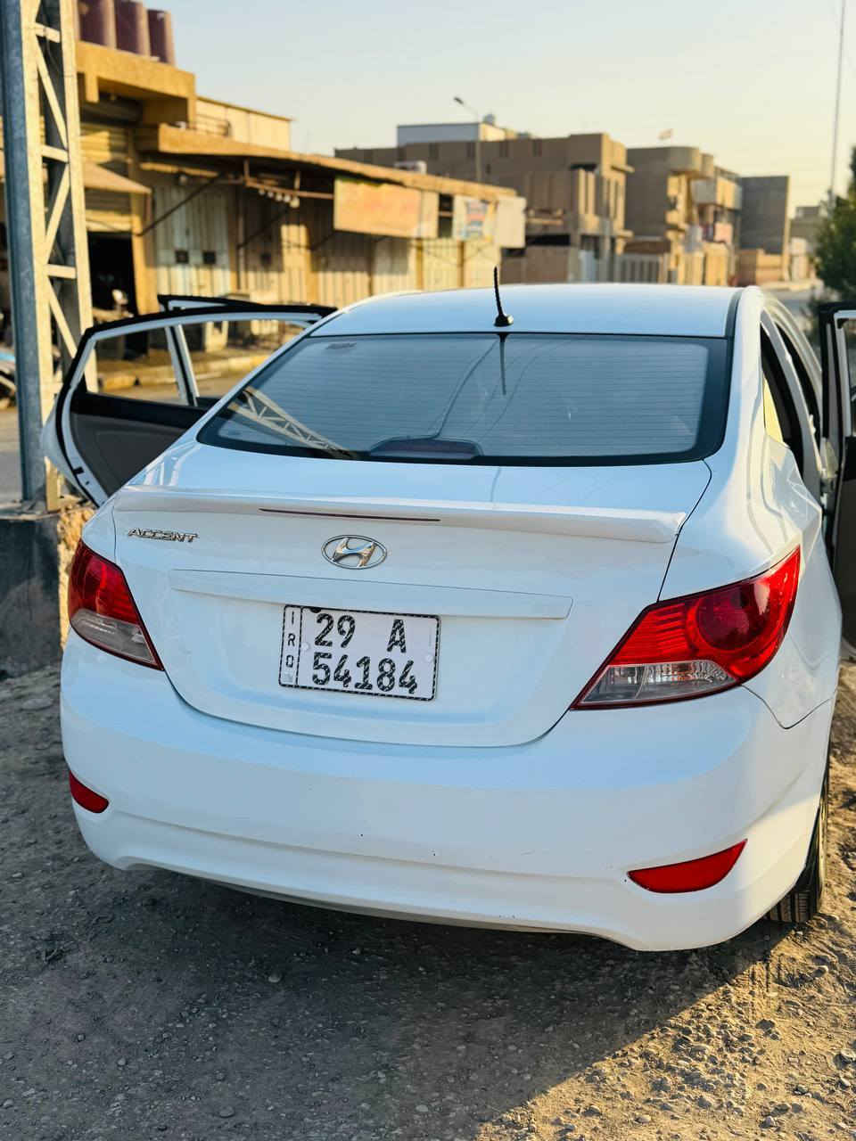 اكسنت ٢٠١٧ مكينه ١٤٠٠ سياره كلش حلوه وجاهزه تختم تاير معروضه ٩٢ للاستفسار ***********
