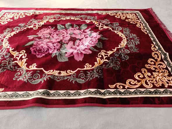 فەرش بن لاستیک دوو بەسێ لەکەلار کۆن ئەو رەنگانە بەردەستە کێ زوو هات پیرۆزی بێت 
دانەی 22هەزارە تکایە مەعامەلەی نیە
***********
