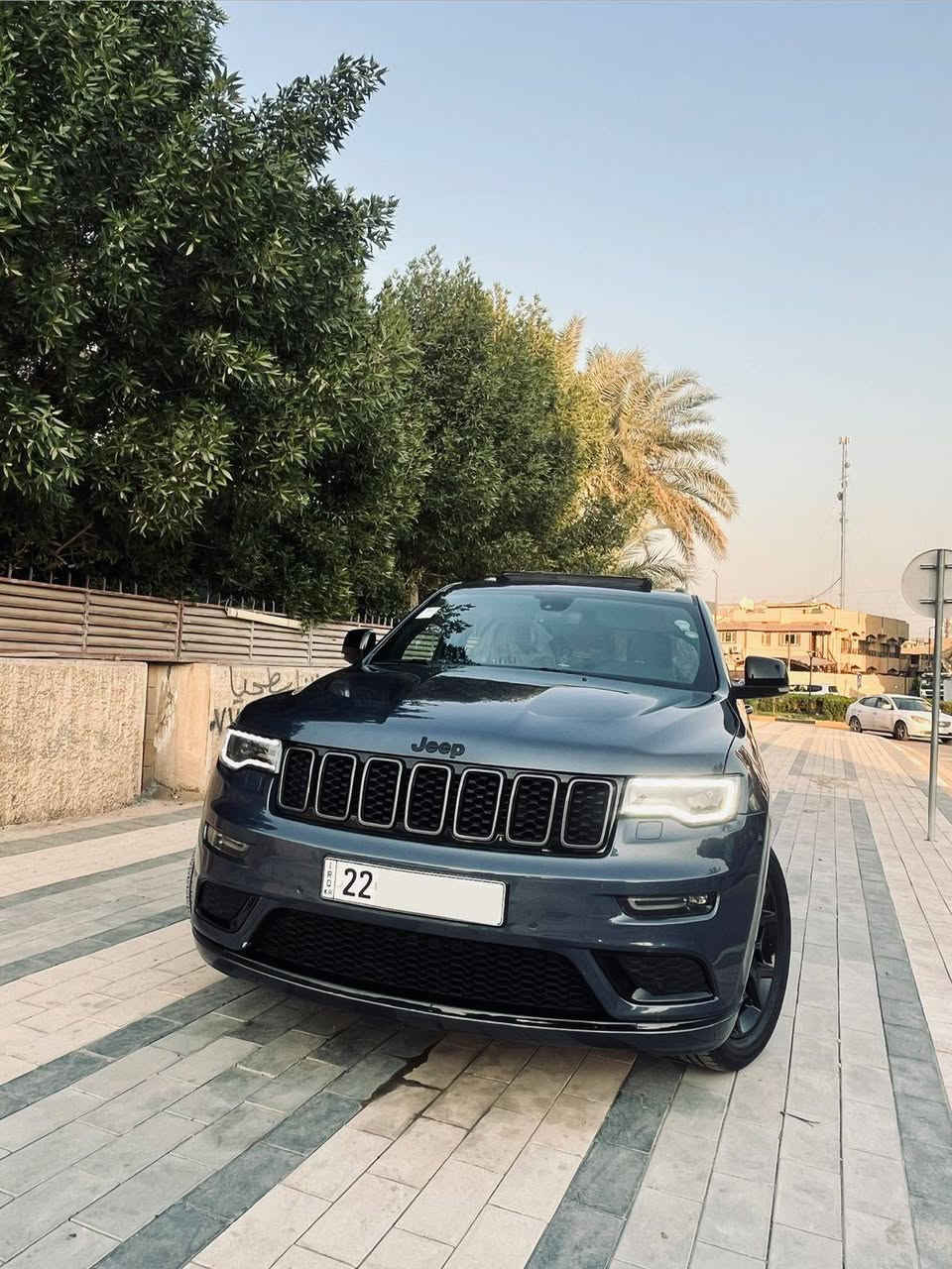 السلام عليكم 
جيب كراند شيروكي موديل 2021 
فئه s خليجي وكاله هارلم
فول مواصفات ماشيه 35800مايل
بوضع الوكاله 
الون ازرق مميز
للاستفسار اكثر الاتصال بالرقم 
***********واتساب بغداد, العراق
