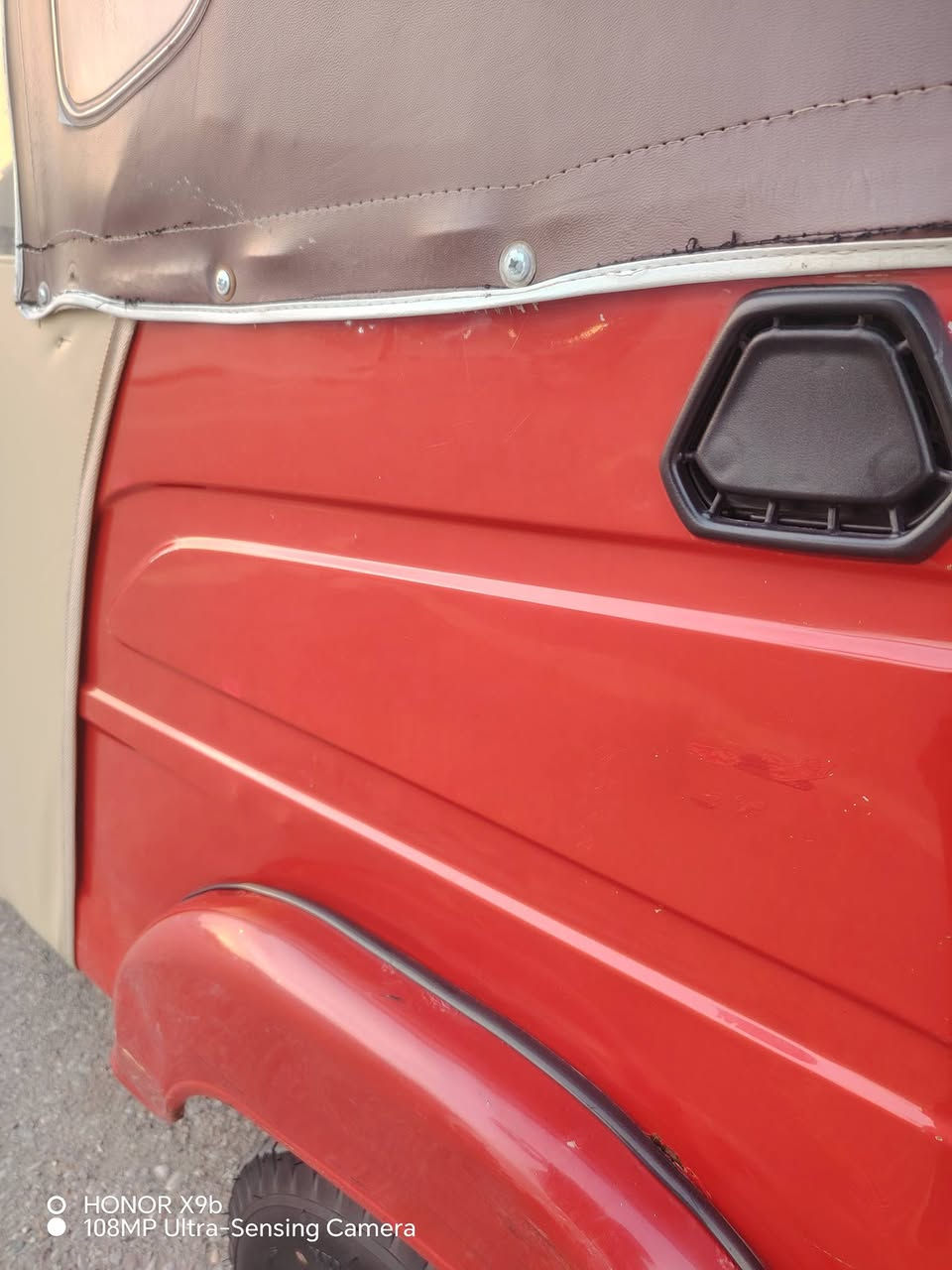 تكتك للبيع 22 مرقم  سنويه  ميسان مشروع وطني رقم كوت  مكينه بستم مبدل فقط كشره مكفوله بيها صدعات قليله  واظحات بل فيديو  شباب تكتك خير من الله مكينه ناعمه كشره حلوه  سعرها 8.600 وبيها مجال  ***********
