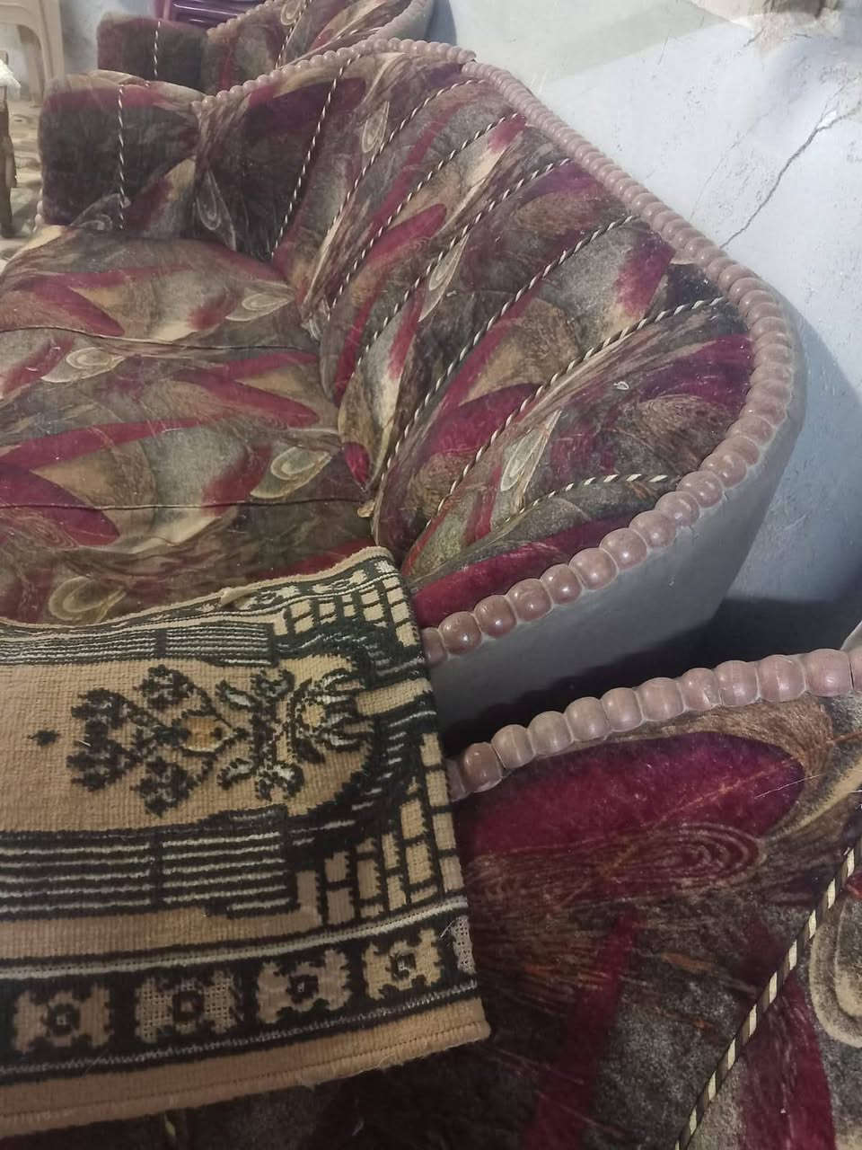 السلام عليكم 
أثاث واجهزه منزليه للبيع 
مكيف أخو جديد ٢٢٥
معرض تلفزيون ٩٠
تخم عدد ١٥٠واحد
غرفه اخشاب ٤ابواب٥٠٠
رقم هاتف ***********
