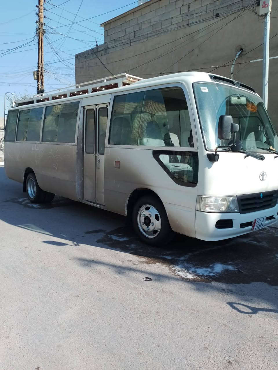 السلام عليكم كوستر للبيع موديل 2013سياره خير من الله جاهزه قلاب ستاركس سفاري دوشمه لايلون سيبايه تدفئه تبريد  حاكيه دمام رقم شمالي مصفره هيئا وغرامات السياره بيها ذيل خلفي من جها السايق وبيها طخه دعاميه ولايت جها الصدر السياره مبولشه جديد وصبغ وياله جديد السياره احله من الصور سياره بسمي......... بيع او مراوس...... مكاني بغداد الحسينيه الراشديه السعر 270 رقم الهاتف ***********
