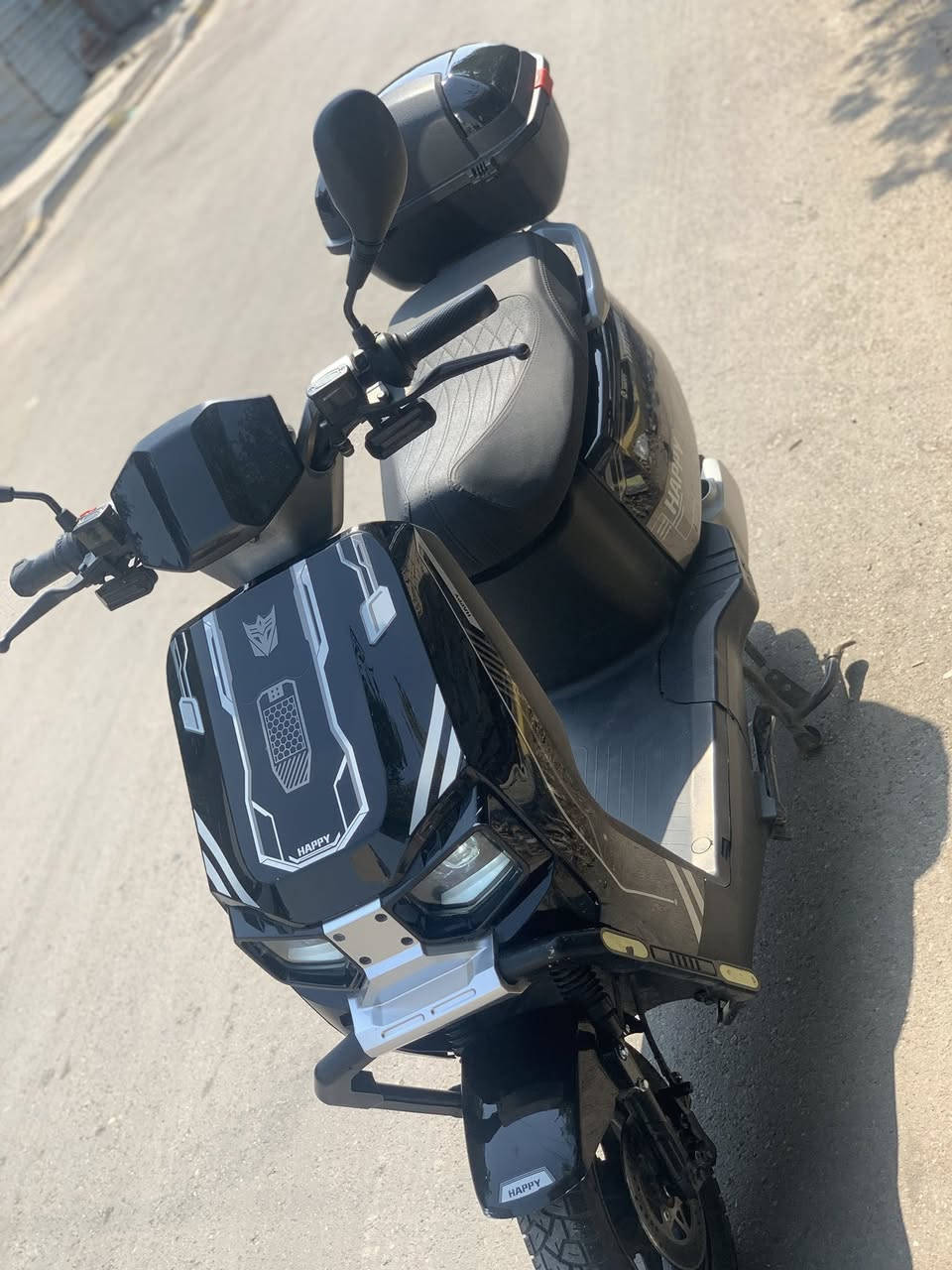 السلام عليكم دراجة شحن كلش جديده مكاني بغداد البياع السعر 650
***********
