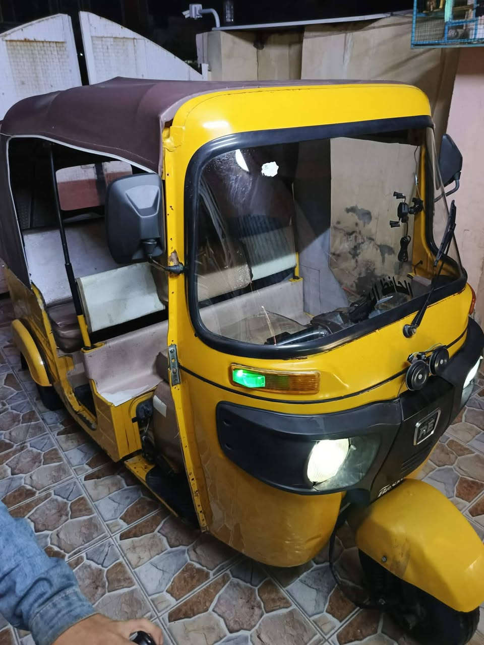 سلام عليكم تكتك للبيع موديل 20 شهر 11 بلاديه العنوان ديالى بعقوبه الرقم ***********
