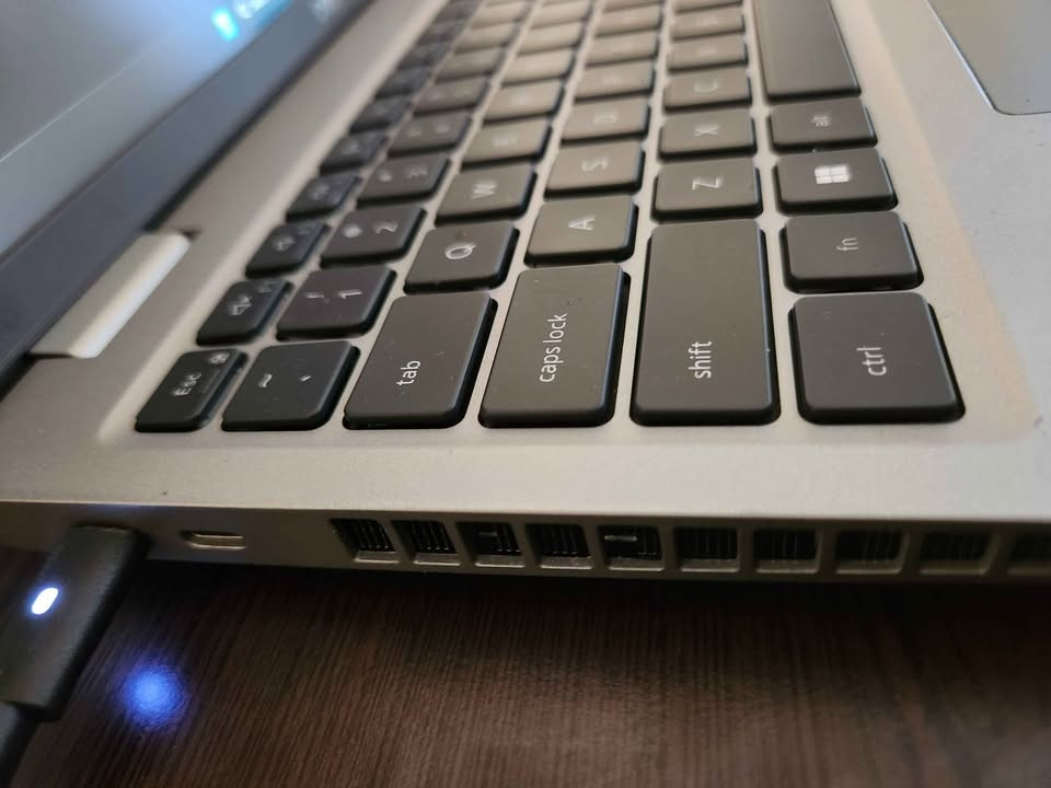 السلام عليكم 

لابتوب ووركستيشنdell precision 3571

 بمعالج i9 H جيل 12 خارق

14 core 20 thread 

مناسب للبرامج الهندسية الثقيلة والمونتاج والالعاب 

كرت شاشة خارجي Nvidia T600 4gb 

وداخلي iris 8gb 

Ram 16 gb DDR5

Ssd samsung nvme 512 

شاشة 15.6 fhd 

نظافة عالية بدون خدش

ضمان شهر 

السعر مليون و٥٠ الف

موجود توصيل للمحافظات 

للتواصل ماسنجر او واتساب ***********
