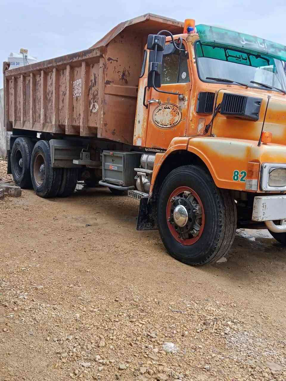 فالفو للبيع 82 كير 4*4 فقستين رقم انكليزي لل29 تخم تاير  شاصي مكفول المكان واسط قضاء الحي السعر 20 وييها مجال بسيط ***********
