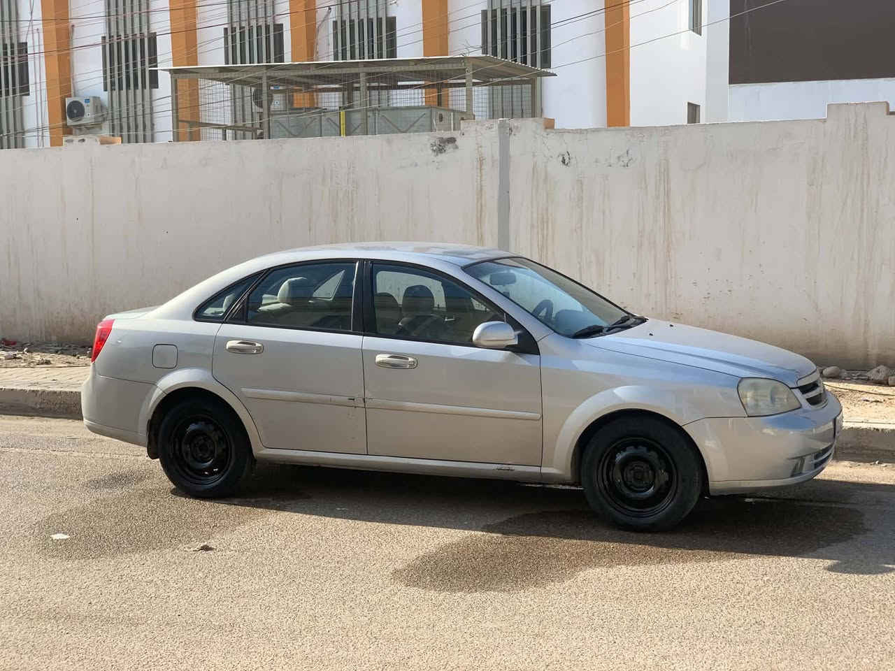 السلام عليكم شوفر ليت اوبترا ٢٠٠٩ اربيل باسمي سيارة جديدة عل وضع الشركة كفالة عامة عدة جاملغ امامي بي صبغ سيارة جاهزة عل اخر حباية كير اوتماتك مكينة محرك كفالة تبريدثلج  تدفئة شرط ما ملعوب بيهن ع وضع الشركة 
السعر73 وبيها مجال لطيبين *********** مكان السيارة بغداد الغزالية أو تاجيات ***********

