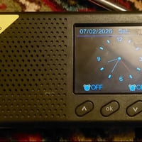 راديو بلوتوث • ساعة • شاحن