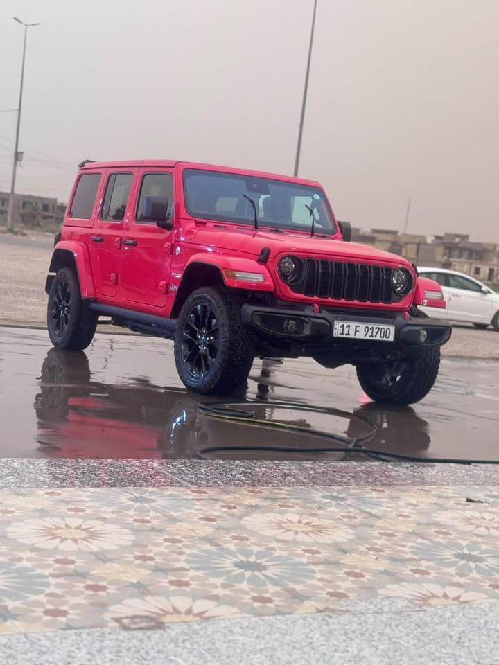 جيب رانكلر2024 4xe هايبرد ويليس
السياره  Jeep Wrangler 4Xe 2023 2.0L 4 plug-in

حجم المكينه : 2000 تيربو + هايبرد + بلكن شحن خارج

#اللون احمر

1.قماره بانورما تنفتح كهرباء ع طول السياره

2.بصمه 

3.لوكير

4.كشافات 

6.شحن خارجي

7.بكلايت لد 

1. شاشه

10.لايتات زنون هايلوجين

11.كشنات جلد داخل احمر بلادي 

12.سقص اسود بلادي 

1. تحكم استرين

2.

3. حساس خلفي

16.رادار جانبي 

17.تاير جبلي بلادي 

السياره كلين مابيه اي حادث او طخه

***********
