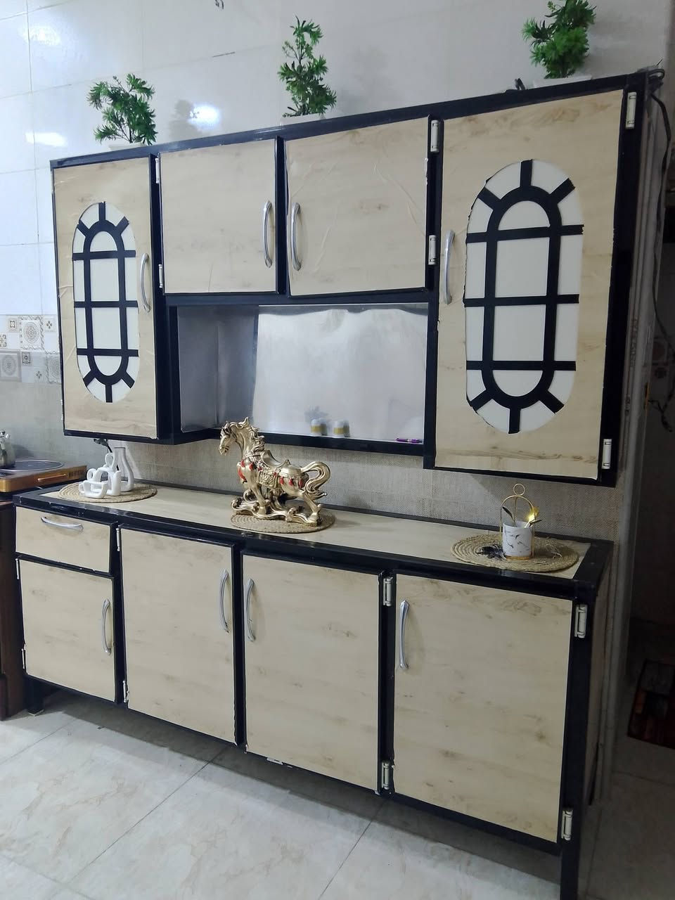 كاونتر للبيع نضيف مابي اي ضرر بسعر مناسب 
وللونه اسود ونقشة بيجي 
آني مجلدته للتغير لا اكثر ولا أقل
اي استفسار مراسلتني عل الخاص


**إذا كنت صاحب هذا الإعلان وتريد حذفه لأي سبب، رجاءا أرسل رسالة إلى الدعم الفني**