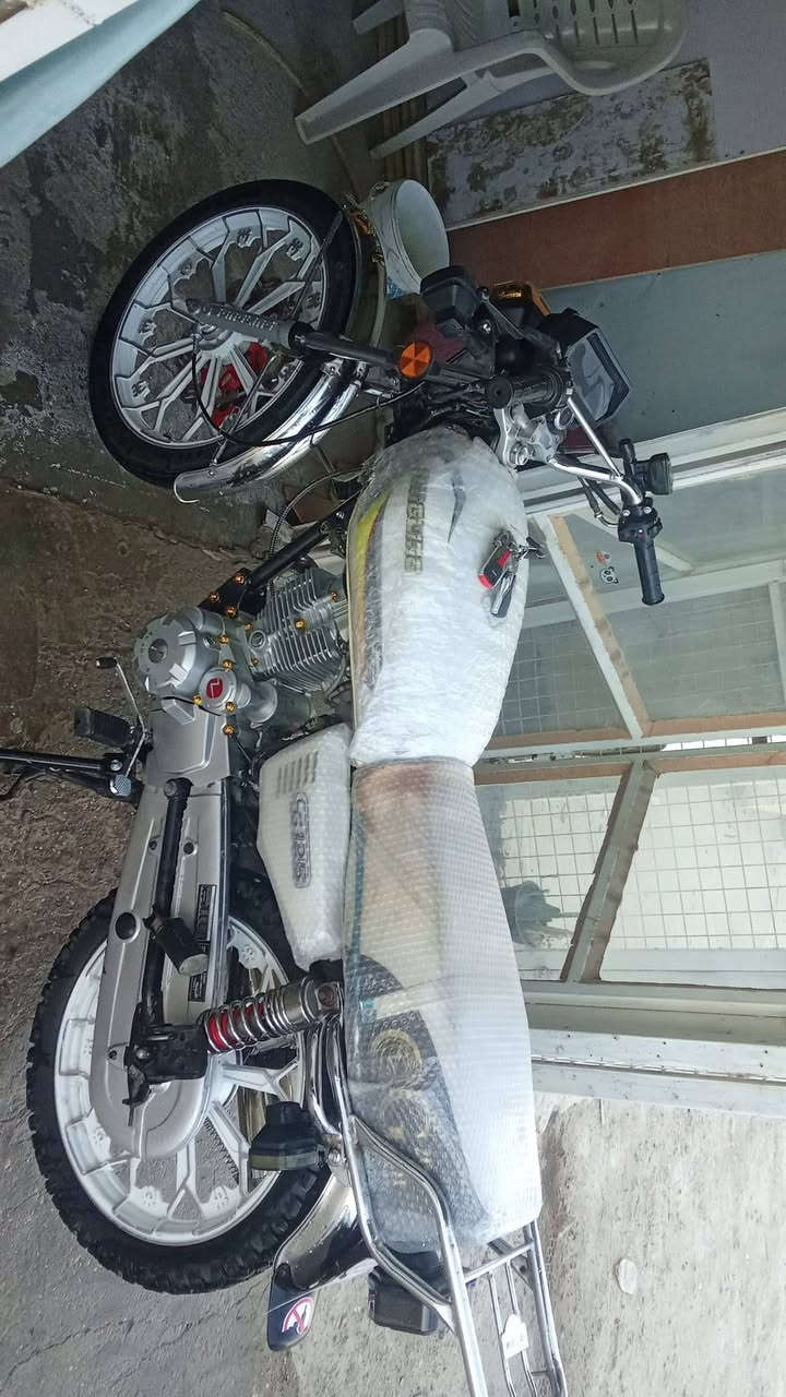 السلام عليكم اخوان سيفان موديل 2025اوراق اسكنر محرك 200 دراجه خير من الله بصمه ريمون تشغيل عن بعد جهاز انذار مكان حله مركز السعر 725بيع مستعجل للستفسار ***********
