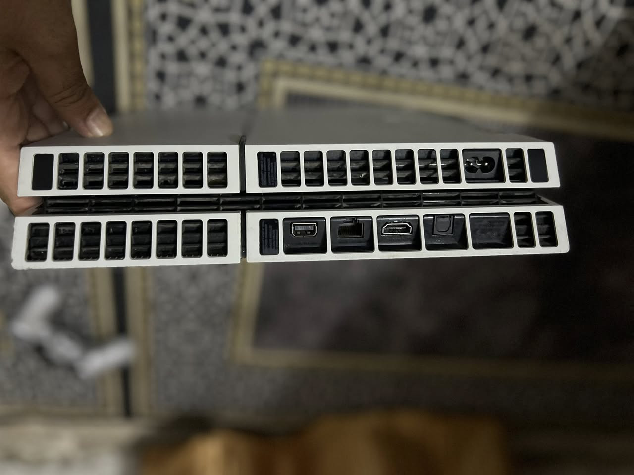 السلام عليكم بلي 4 فات مهكر للبيع
نظام 11.00

ويا ألعاب مثل ماموضح بل صورة 

ويا جوستك عدد 2 

العنوان بغداد الحسينية 

نضيف بنسبة 90%

سعرة 250 وبي مجال للشراي 

الاتصال واتساب ***********

