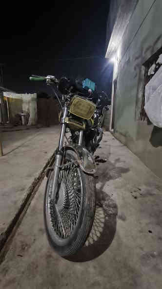 دراجة موديل 17 نضيف
مابي اوراق كهربائيات شغالة 
السعر 225 وبي مجال 
للتواصل خاص او الاتصال
***********
