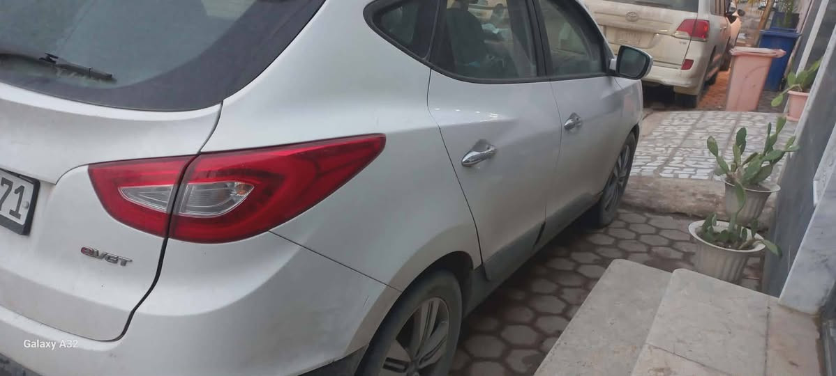 سلام عليكم
سياره للبيع 

ادوات  ادوات  ادوات 

كصه جنطه فقط 

سعر.   75 ورقه وبيه مجال 
سياره مكينه  كاز 

موديل.   2014.  فول مواصفات 

***********
