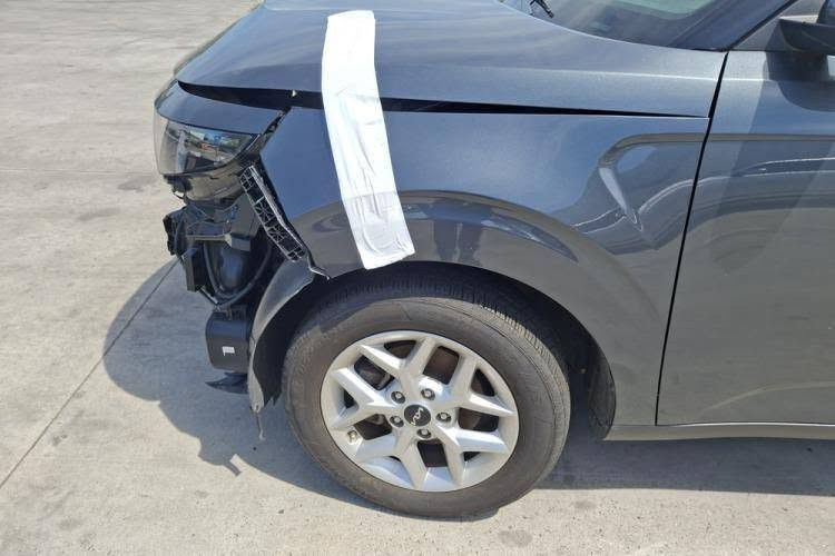 سلام عليكم للبيع كيا صول موديل ٢٤ سيارة دخول جديد منافيست ابيع على حادث حالين سيارة بل كراج مال يوسفية سعر ١١٥ وبيها مجال ***********
