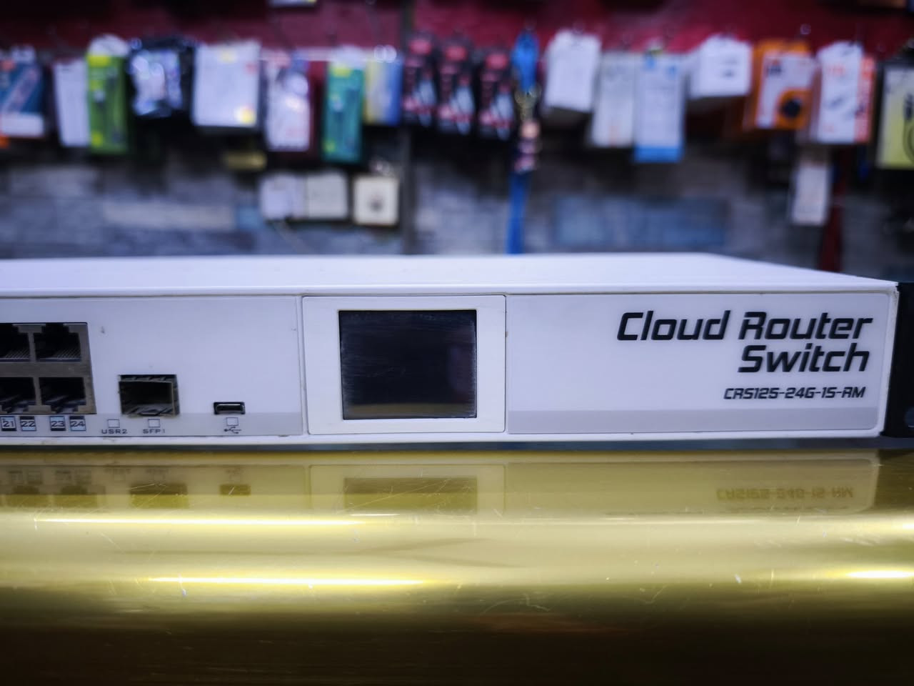 هب مايكروتك كلاود24G-15-RM
غني عن التعريف شغله يخبل ونظيف جدا 
مكاني ناصرية 
***********
