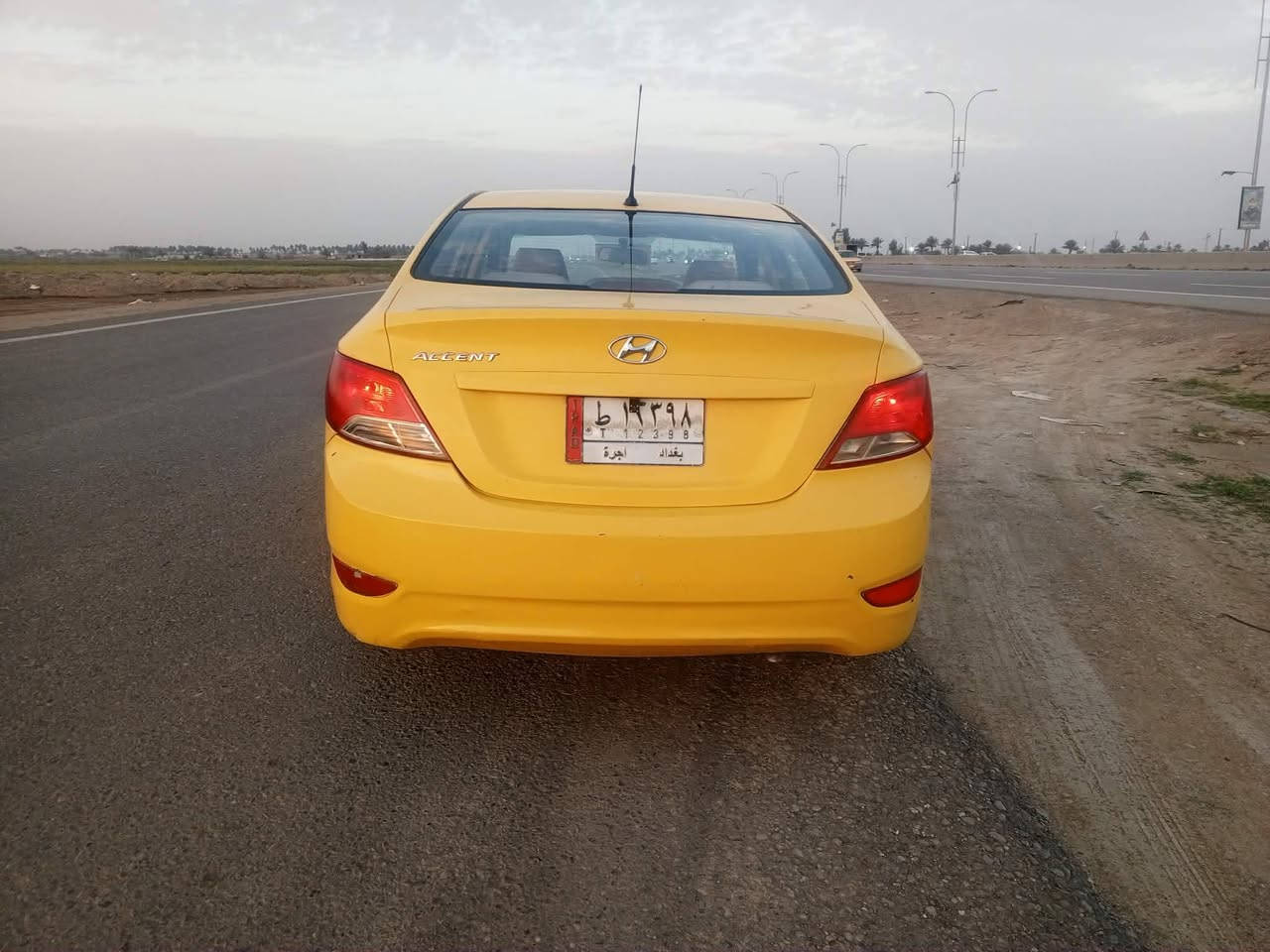 السلام عليكم اكسنت موديل 2015 خليجية محرك كير صدر تبريد تخم تاير سيارة جاهزه خير من الله السعر 80 الرقم *********** بغداد الدوره
