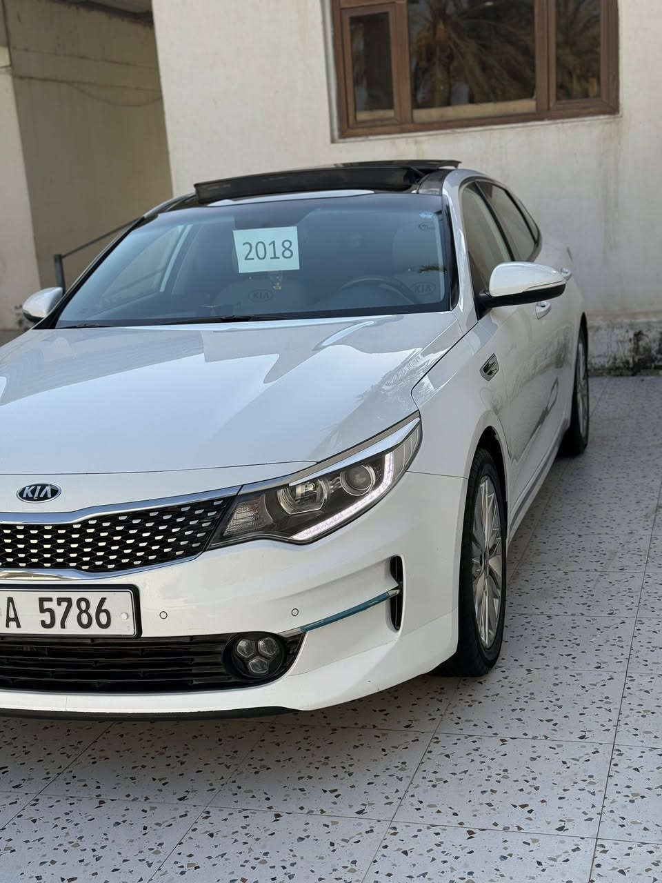 قطعه تحفه
اوبتيمامديل 2018خليجي فول اعلى فئه 1/1
مكفولة من الصبغ والضربه والتبديل كفالة عامة 
فقط كارت صغير بالباب الخلف السايق
.بصمة تشغيل و بصمة ابواب 
.كشنات جلد بلادي
.دواخل بيجي 
يدات نيكل داخل وخارج
.كشنات كهرباء  
.هندبريك بصمة 
.كشن خزن ميموري 
.حساسات إماميه + خلفيه 
.شحن لاسلكي 
.فول تحكم ستيرن + شفتات 
.تبريد بيانو 
.ثلاث انضمة قيادة 
.محرك 2400 بشرط مامفتوح بعده على وضعية الشركة
ماشيه 84 الف حقيقي
حداديه جديده توني مبدلها حته دبلات جدد
.تخم تايرات جديد
السياره بيها مواصفات هوايه 
السياره جديده بمعنى الكلمة تجي وتشوفها 
رقم سليمانيه بسمي سنويه لل 2030 هزه جديدةتحويل ثاني يوم

الديوانيه قضاء السدير 

للاستفسار الاتصال 
***********
