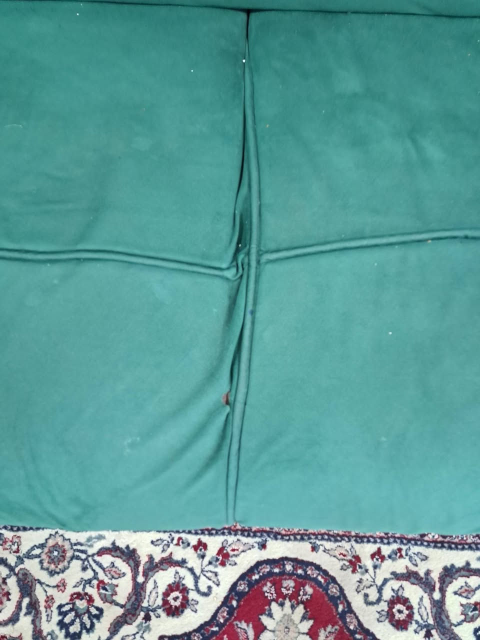 تخم  السعر 300 
*********** 
شهداء البياع
