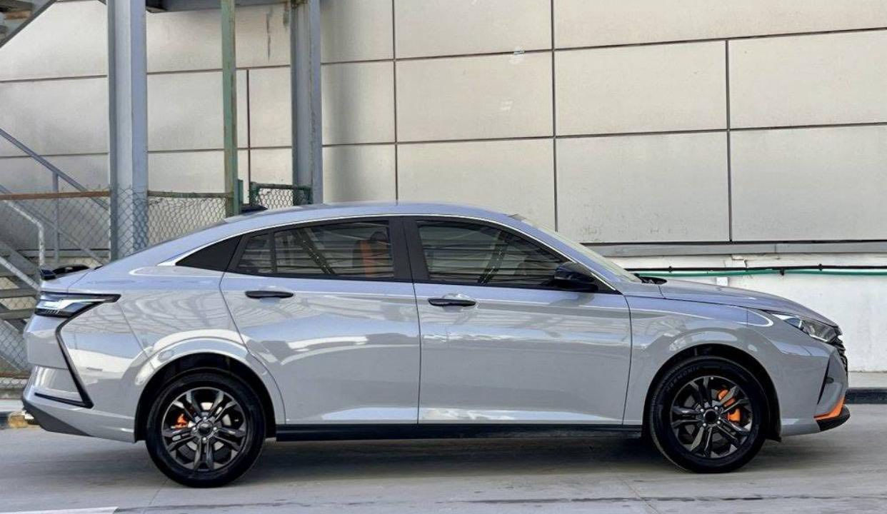 🩶السلام عليكم ورحمه الله وبركاته🩶
للبيع هالحلوه تبارك الرحمن                              
دي اف ام ( دونغ فينغ) فئه shin موديل 2025 
 اصفار  بمثابه الزيرو ممشى 
( 3الاف فقط لا غير ) 
شرط الفحص بالكامل مكفوله من الزلغ الناعم  السياره حيل حلوه
مواصفاتها ادناه :
بصمه
شاشه
كشنات جلد ( باكياس الوكاله )
مثبت سرعه 
هاند بريك
والكثيرر  …
سياره اقتصاديه حيل حلوه
بانزين عادي ومحسن ما عليها شي

استيراد الكويت استيرادي الخاص 
سياره واصل للبصره مكمرك كامل حره

تترقم كل محافظات العراق منفيست بأسمي 
رقمها حاليا فحص مؤقت 
كامله مكمله 
والسعر ( 105 ورقات )فقط وبيها مجال للشراي 
مكان السياره  (بصره زبير )
للاستفسار *********** ناصر الشمري 
اطيب التحيات 🩶
