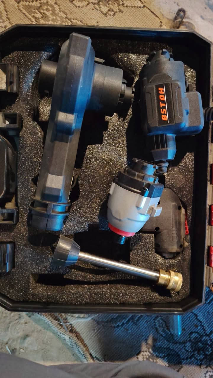 السلام عليكم وصلني من الصين هذا الدريل متعدد اللي يحتوي على منشار تخريم ودريل ومنفاخ وبطاريتين هواي شغلات متعدد فد شي راقي جدا 
بس نقصه المدينة الأساسية مفقودة 
منو عنده ؟
ومعروض أيضا للبيع بنصف السعر


**إذا كنت صاحب هذا الإعلان وتريد حذفه لأي سبب، رجاءا أرسل رسالة إلى الدعم الفني**