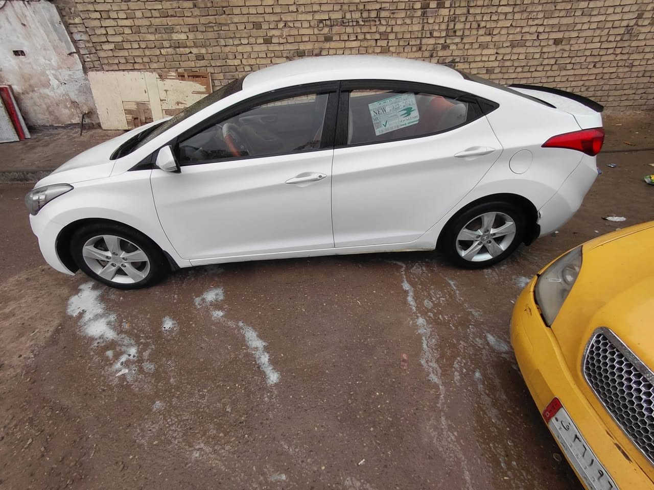 سلام عليكم عندي الانتره موديل 2013خليجي خليجي مكفوله كفاله عامه من صبغ ضربه تبديل شرط سونار وضع شركة رقم واسط دولي جاهزه من كلشي سياره  مكينه 1600دوش تخم تاير كير مكينه كله مكفول مكان السياره بغداد السعر  100وبيها مجال ***********
