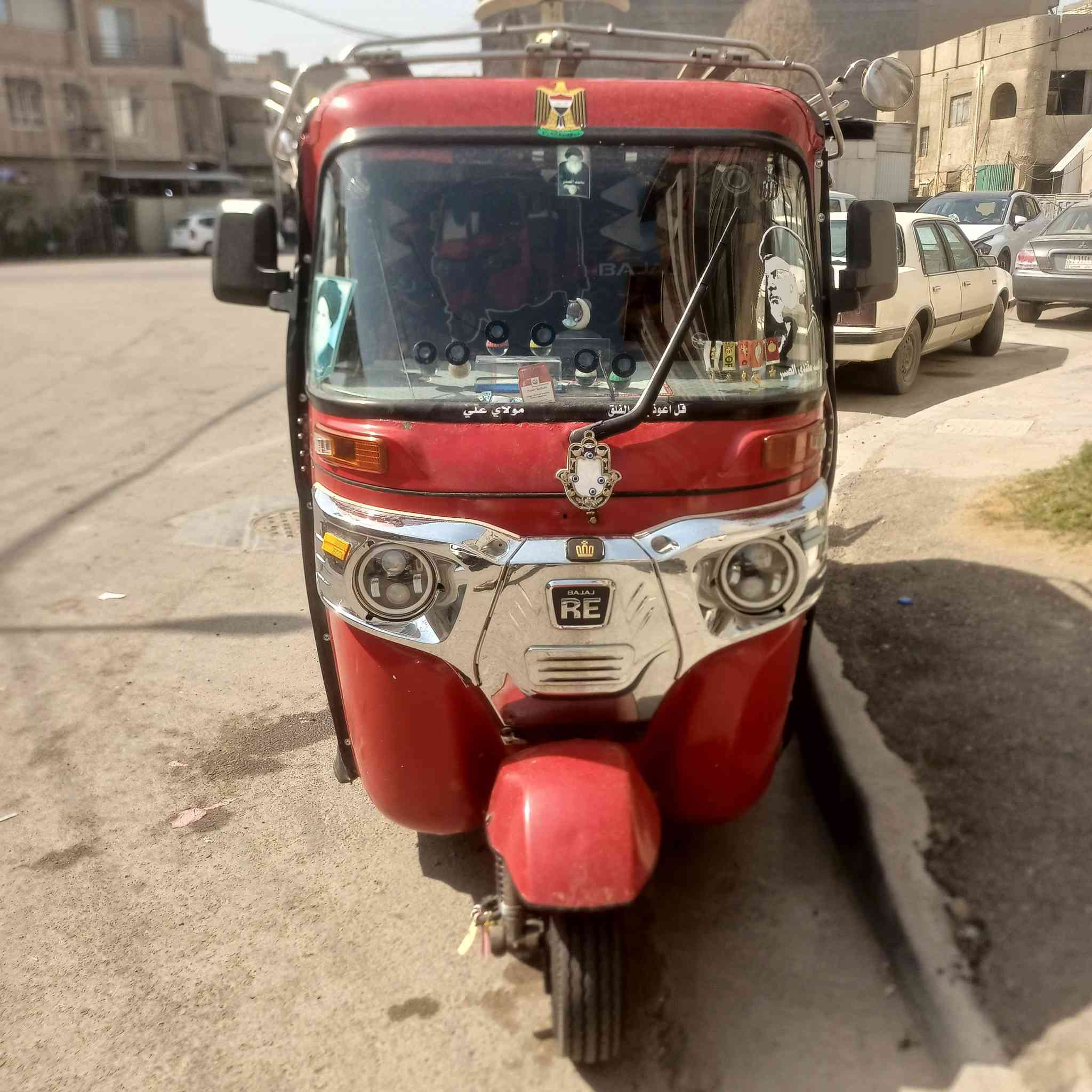 تكتك 18/شهر الثامن نظافه فول تخم تاير ابو الحيه دوشمه كهربائيات كلها شغاله هورن مخفي سيدان الاصلي ليتات زون ثلاثي الابعاد مع الاشاره سيبايه الاعمار ستيل اصلي مع دشبول درع خلفي استيل وجه نيكل كبات مع شاشه تعرض مع دام كبير مربع مع داش كام ثلاث كاميرات خلفي أمامي داخلي يعني حتى بداخل التكتك تصور مع جيبي اس شركة ايفون حقيقي  بشرط مال جناي درهم ذب عليه مع سماعات جارجر زوج مع فروه تحت الجادر مكينه واكسل مكفول من التبخير والتنقيص سنويه ورقم ثاني يوم تحويل يشهد الله مالتي وجنايه لابياع ولاشراي السعر 5/ و600 مكاني بغداد حي القاهره ***********
