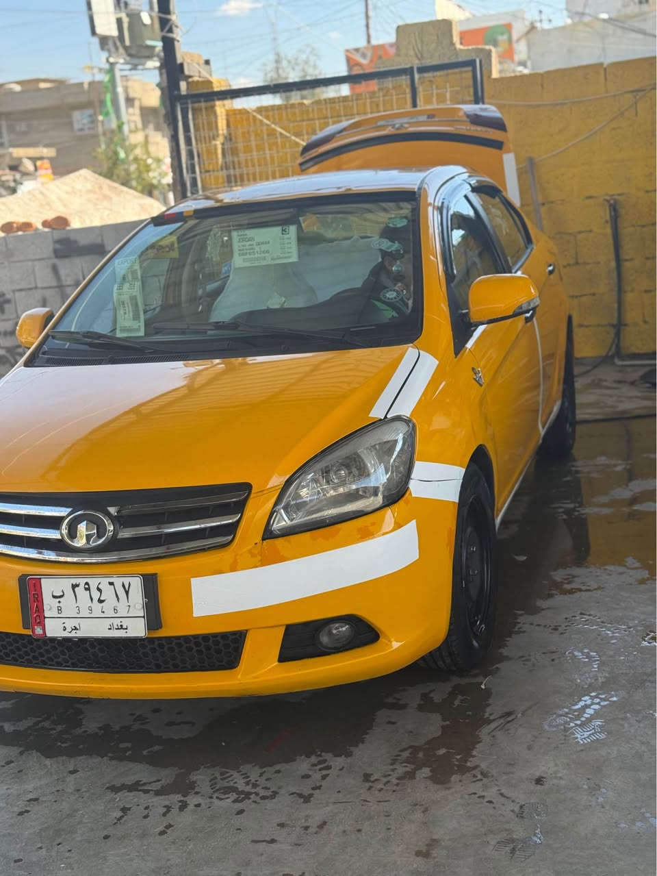 السلام عليكم 
كريت ويل موديل 2011سيارة كير محرك بالشرط لا صرف لا بخار ولا صوت بدون ضربة بجم امامي خلفي كبس تدفئة تبريد شغال صدر امامي خلفي جديد تخم تاير جديد سنوية جديد مشروع وطني لل2027دفتر بانزين موجود نقابة مصفر جديد شرط التحويل والوكاله سيارة جاهزة للشغل تأخذها ما تذب عليه دينار شرط كهربائي كلها شغاله لايات شمسي بلاجكتور زنون جاهزة ع آخر حبة سعرها 50$ او بيها مجال للطيبين اي استفسار خاص او اتصال ***********اسف ع أطاله☺️❤️ كركوك, العراق
