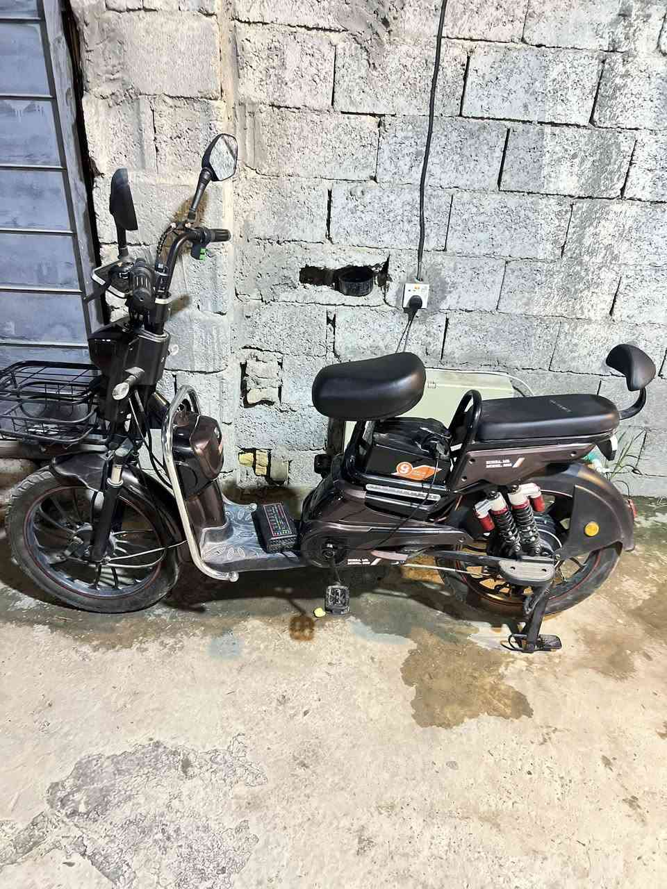 سلام عليكم دراجة ام آر الكوري للبيع موديل 2025 بعدهي زيرو للتواصل عل خاص او عالرقم ***********
