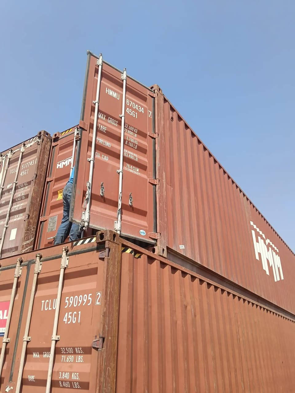 حاويات للبيع طول ١٢متر ٤٠قدم العاليه ام الفسفوره هاي كيو بأسعار مختلفة حسب النظافه متر نقل لكل مناطق العراق***********
