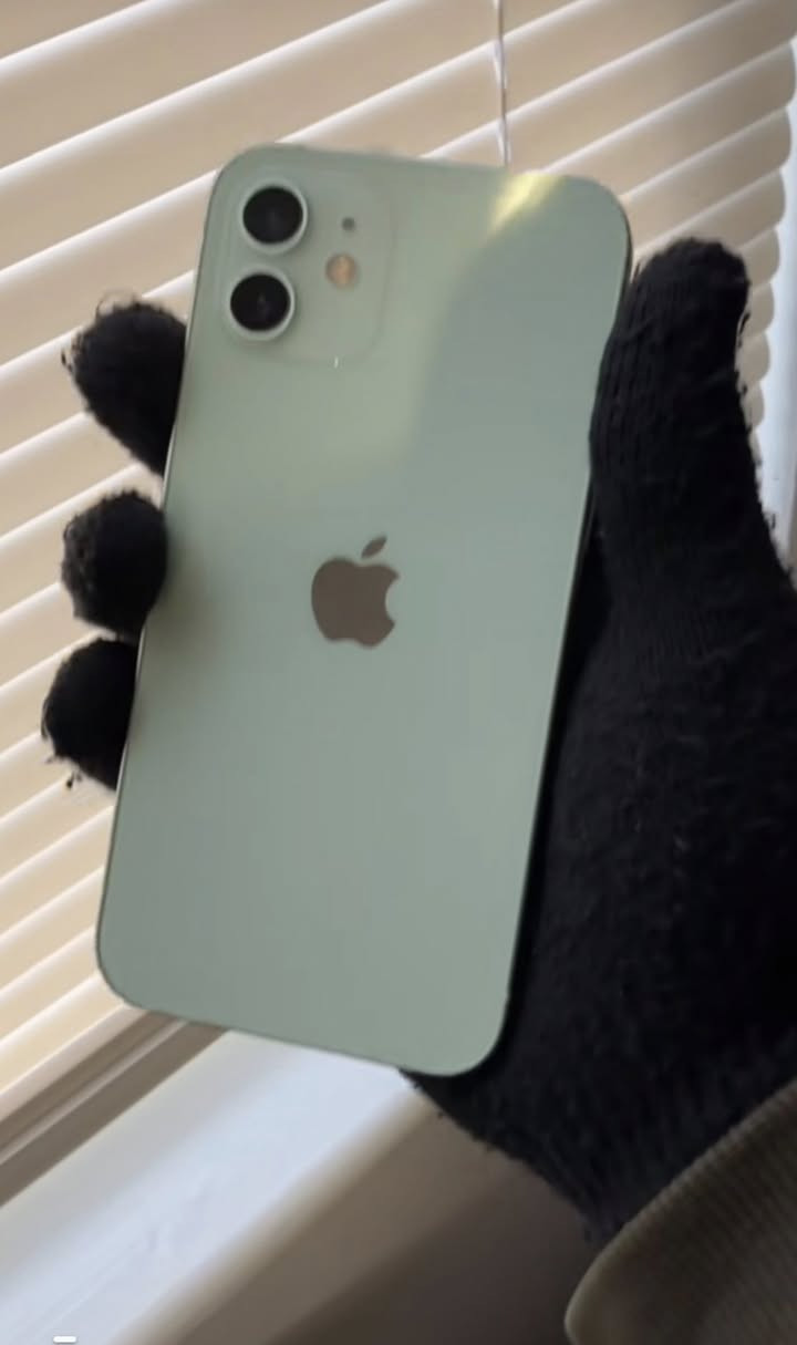 ايفون ١٢ عادي ذاكره ١٢٨ بطاريه ٧٦ جهاز نضيف حيل بلادي وتر بروف ممستبدل اي قطعه ولا مفتوح نضيف حيل مكاني بغداد حي عامل للمراوس او بيع حسب رغبه متواجد فيس


**إذا كنت صاحب هذا الإعلان وتريد حذفه لأي سبب، رجاءا أرسل رسالة إلى الدعم الفني**