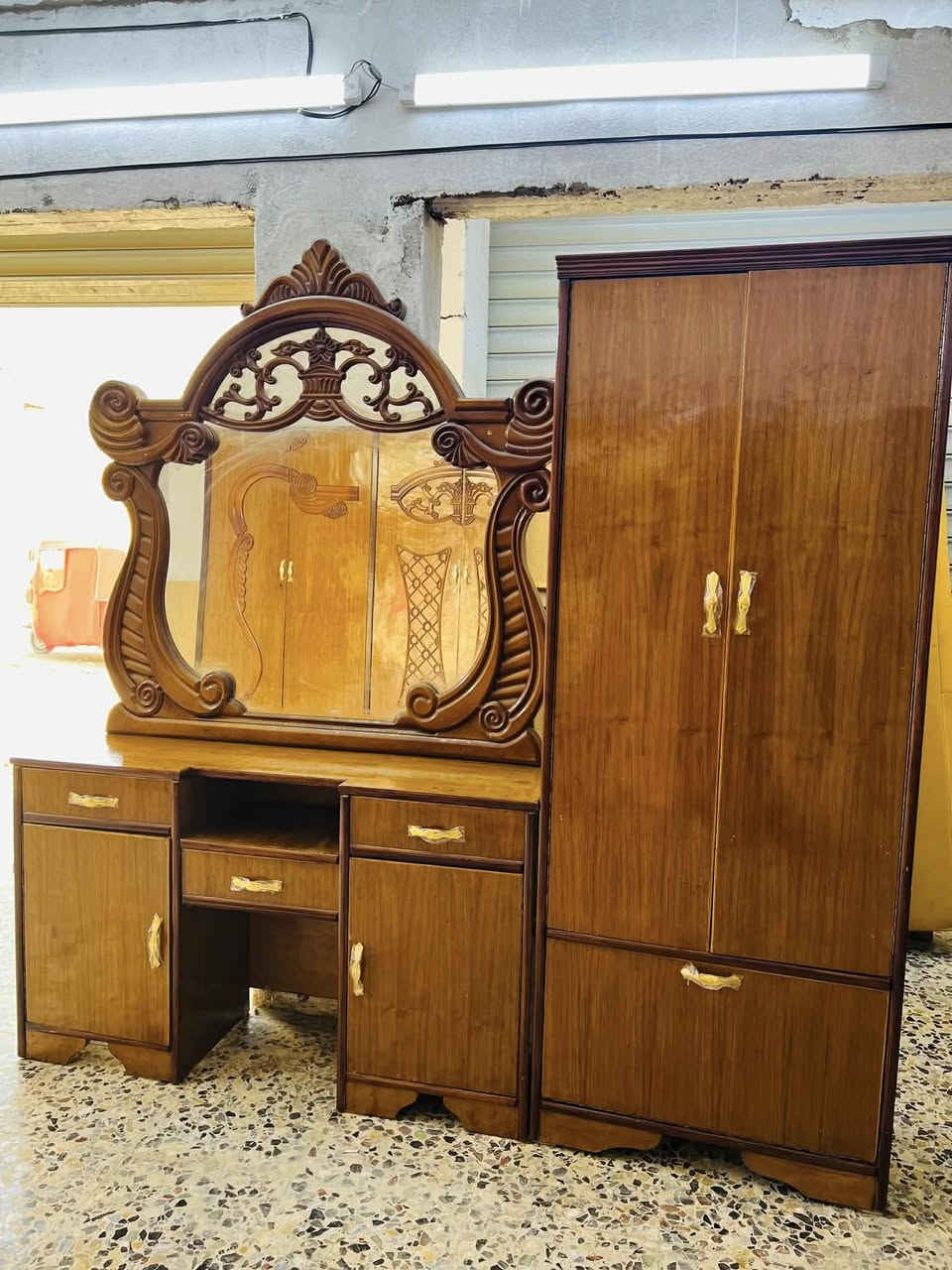 السلام عليكم غرفه ام  السته داخل خارج صاج سعر 580  وبيها مجال بسيط مدينه صدر اكو توصيل 🚚.


**إذا كنت صاحب هذا الإعلان وتريد حذفه لأي سبب، رجاءا أرسل رسالة إلى الدعم الفني**