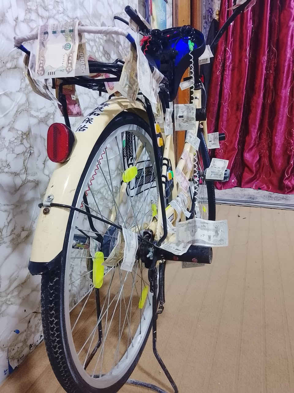 بايسكل للبيع.... او مراوس موديل 2021 مبدل ويل امامي 
اطوني سعر وذا عجبني ابيع  البايسكل حاوية شركة سانتوس..... مكاني البصرة


**إذا كنت صاحب هذا الإعلان وتريد حذفه لأي سبب، رجاءا أرسل رسالة إلى الدعم الفني**