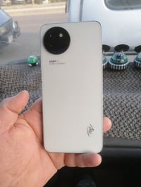 للبيع جهاز ذاكره ٢٥٦ نضيف سعر ١٢٥ وبيه مجال ٠٧٨٢٨٨٣٣٥٠٤@